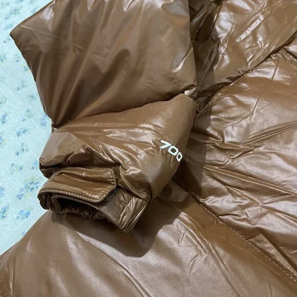 The North Face 1984 Short "Kendall Jenner Style" Glossy Down Jacket - Picture 7 of 11